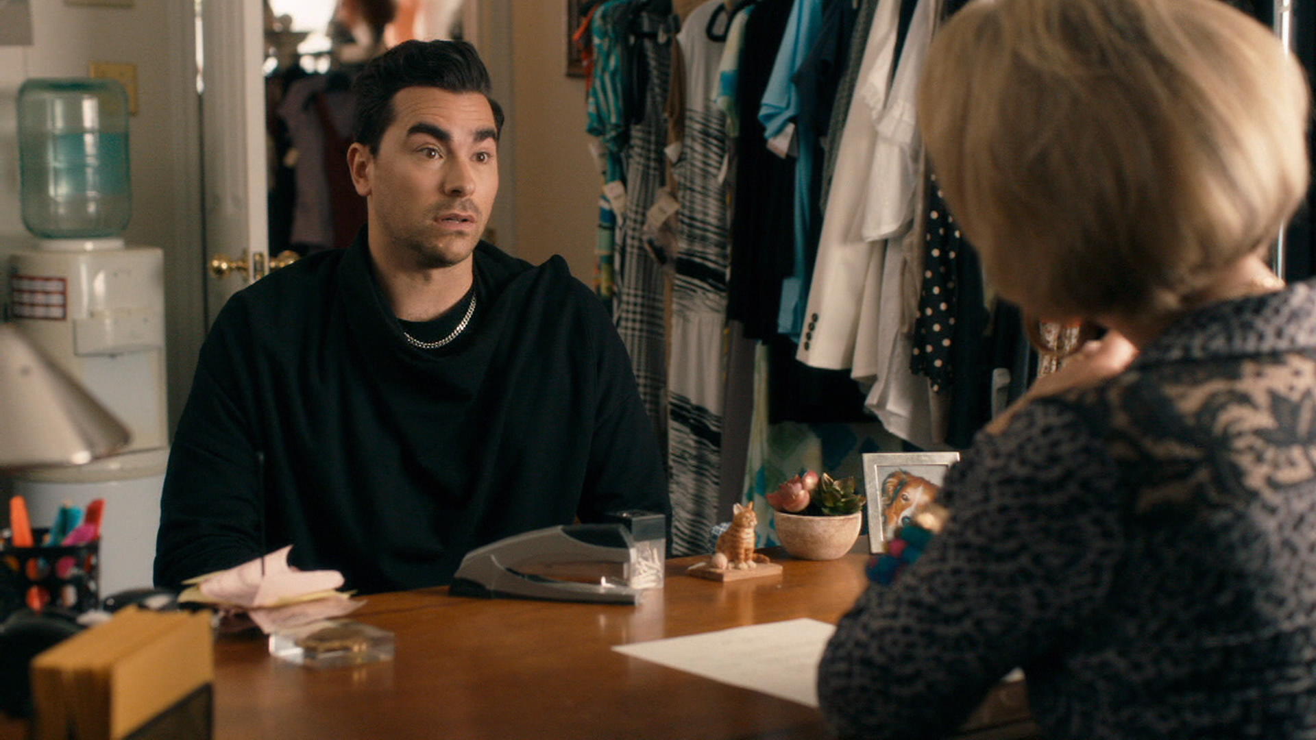 Bienvenue à Schitt's Creek Saison 6 Bienvenue à Schitt's Creek | Séries Plus